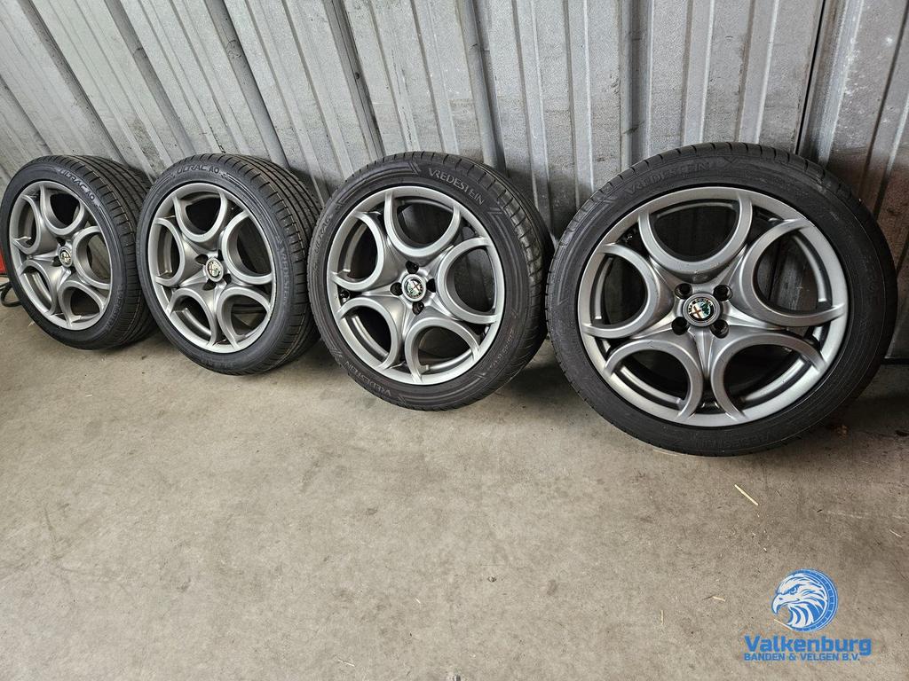 7mm! Originele Alfa Romeo Mito 4x98 velgen 17 inch 215/45R17, Auto-onderdelen, -, -, Banden en Velgen, 17 inch