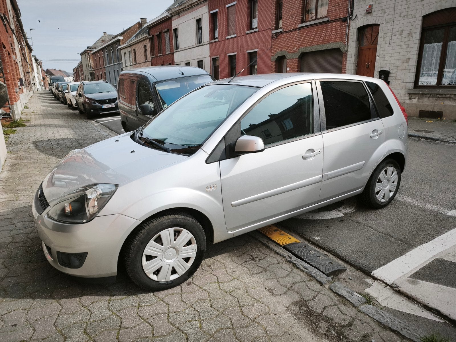 FORD FIESTA 1.3cc Essence, Argent ou Gris, Achat, Boîte manuelle, 1300 cm³