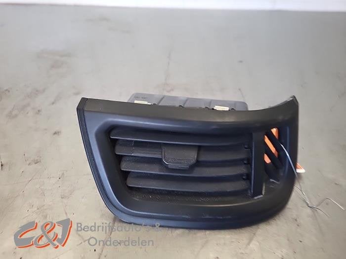 Grille aération tableau de bord d'un Renault Trafic, Renault, -, 3 mois de garantie, Utilisé