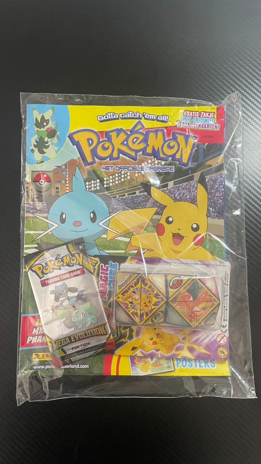 Magazine Pokémon Sealed avec jouet et booster, Hobby & Loisirs créatifs, Jeux de cartes à collectionner | Pokémon, Neuf, Foil