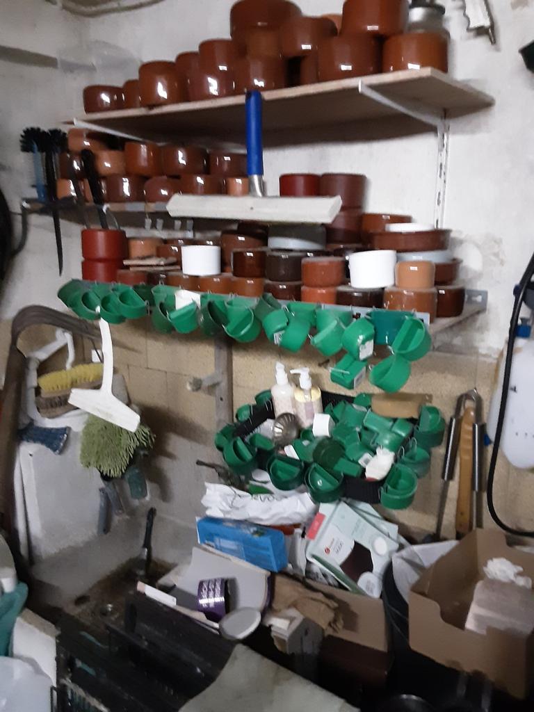 Verschillende  drink en eetpotjes, Enlèvement