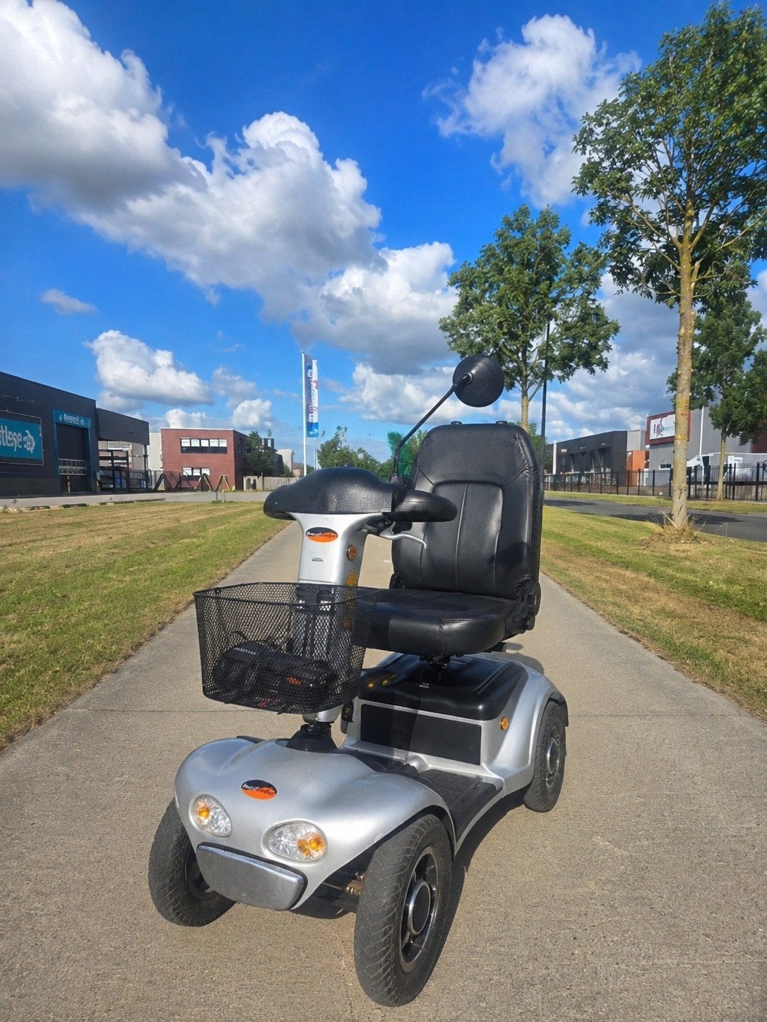 Fauteuil roulant électrique pour faciliter les déplacements, Divers, Enlèvement ou Envoi
