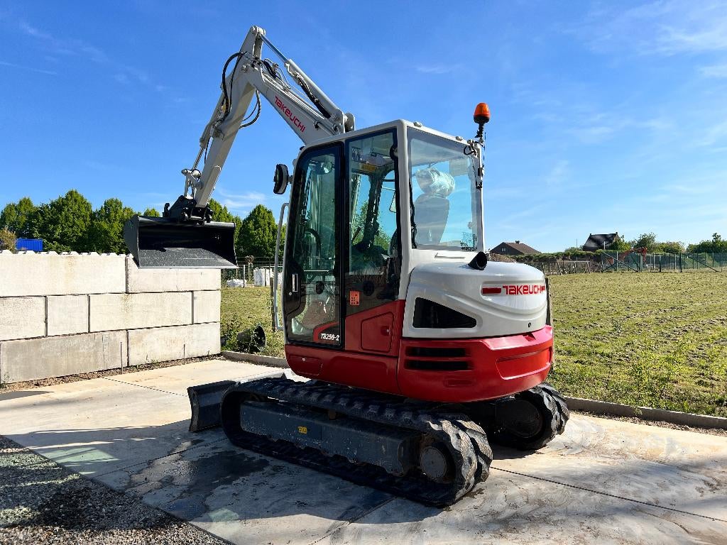 Takeuchi TB250-2 minigraver nieuwstaat, Enlèvement, Excavatrice