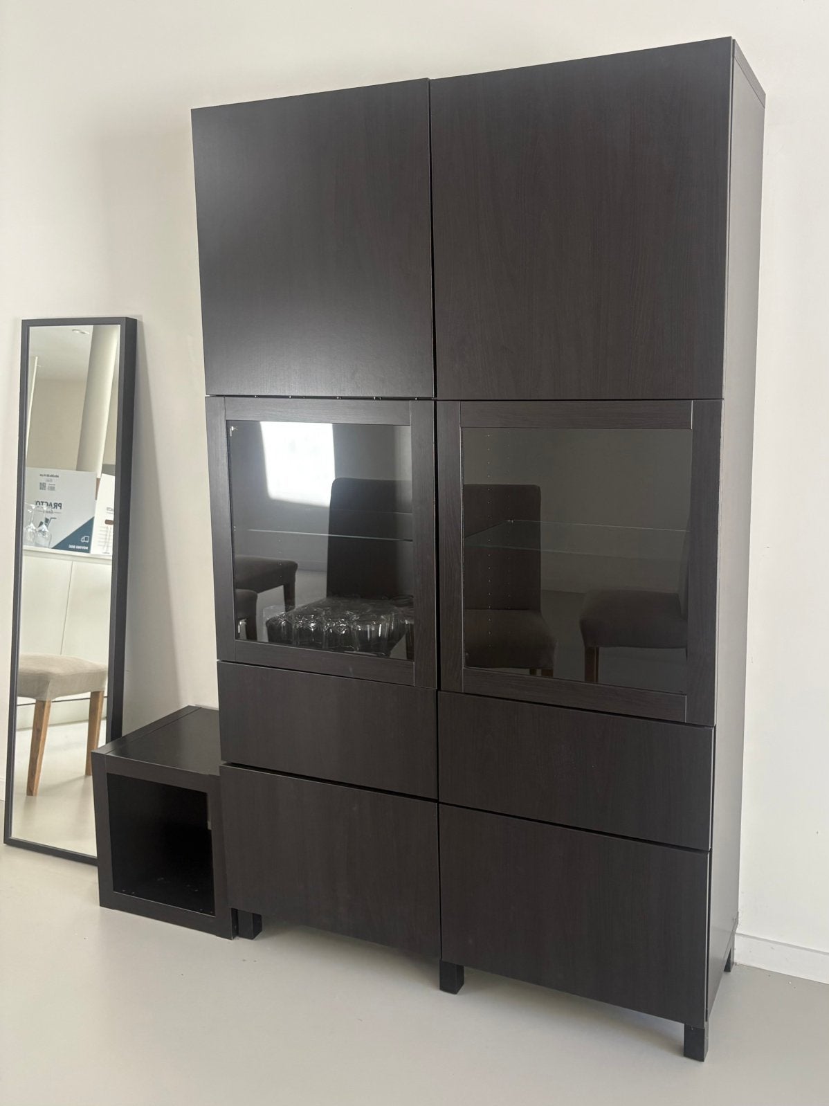 Hoge vitrinekast Ikea (BESTA), Ophalen, Gebruikt, Minder dan 150 cm, Met lade(s)