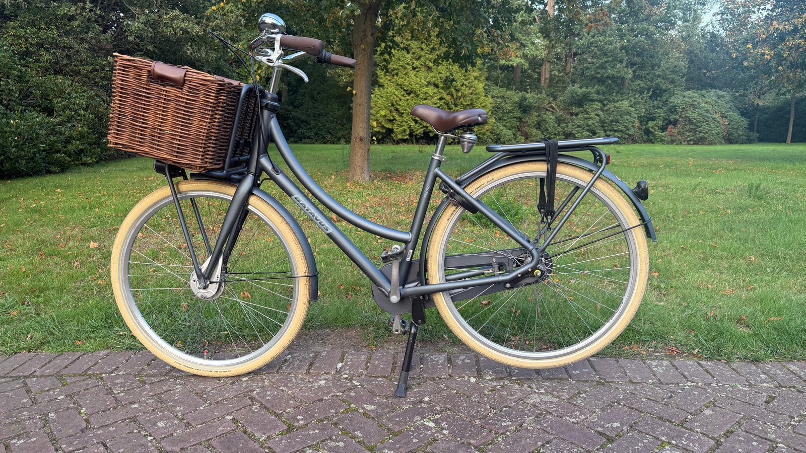 Blauwe Batavus damesfiets, Fietsen en Brommers, Ophalen, Zo goed als nieuw, Terugtraprem, Batavus