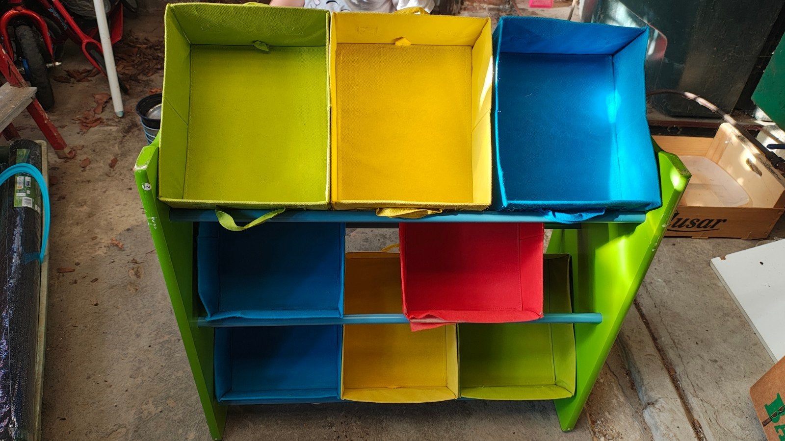 kastje kinderkamer, Enlèvement