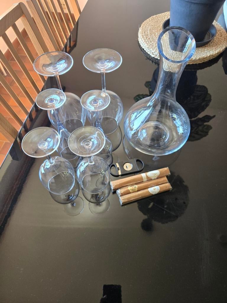 Carafe a vin avec 6 verres + 3 cigares et coupe cigare, Enlèvement, Neuf