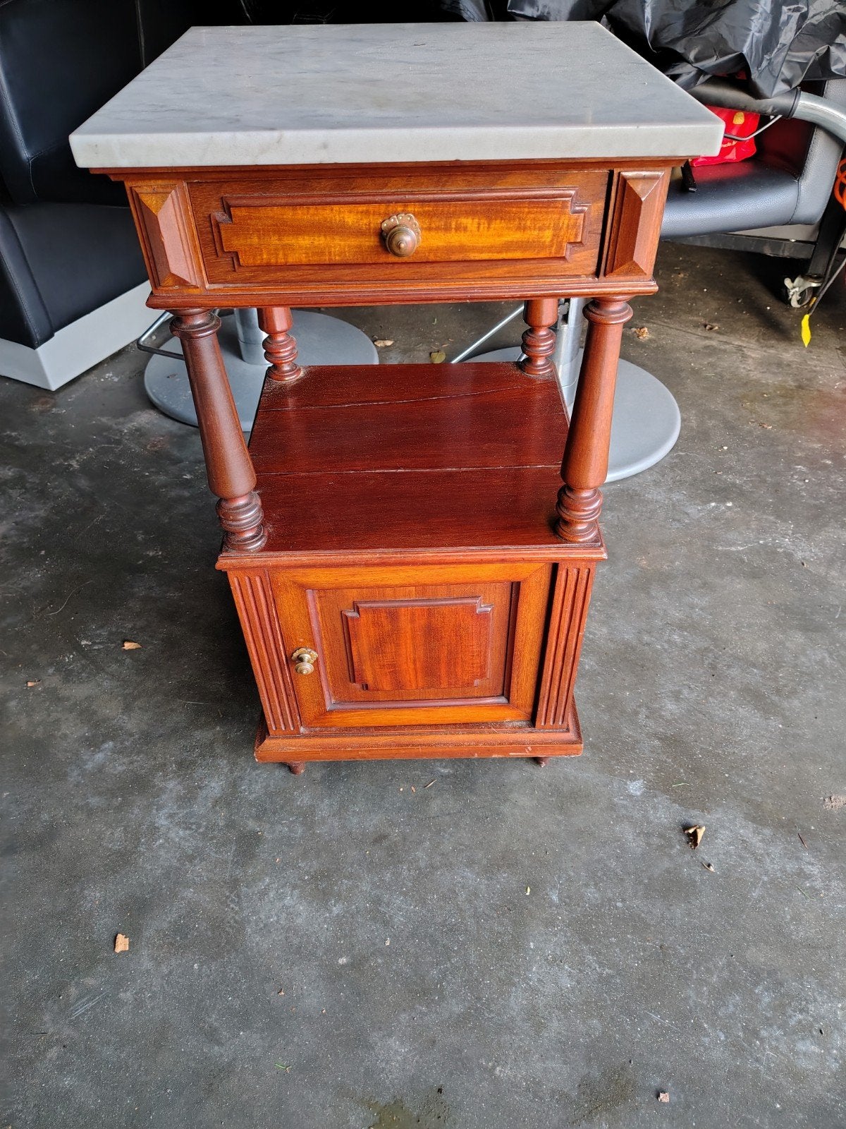 Antiek kaptafel, Ophalen