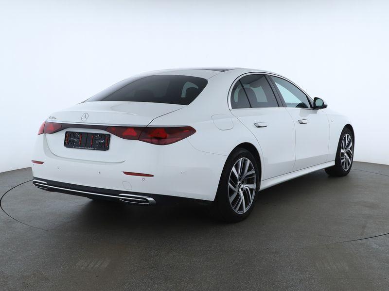 Mercedes-Benz E-klasse 300 e Berline Luxury Line | Panoramis, Auto's, Mercedes-Benz, Automaat, 4 deurs, Gebruikt, Zwart