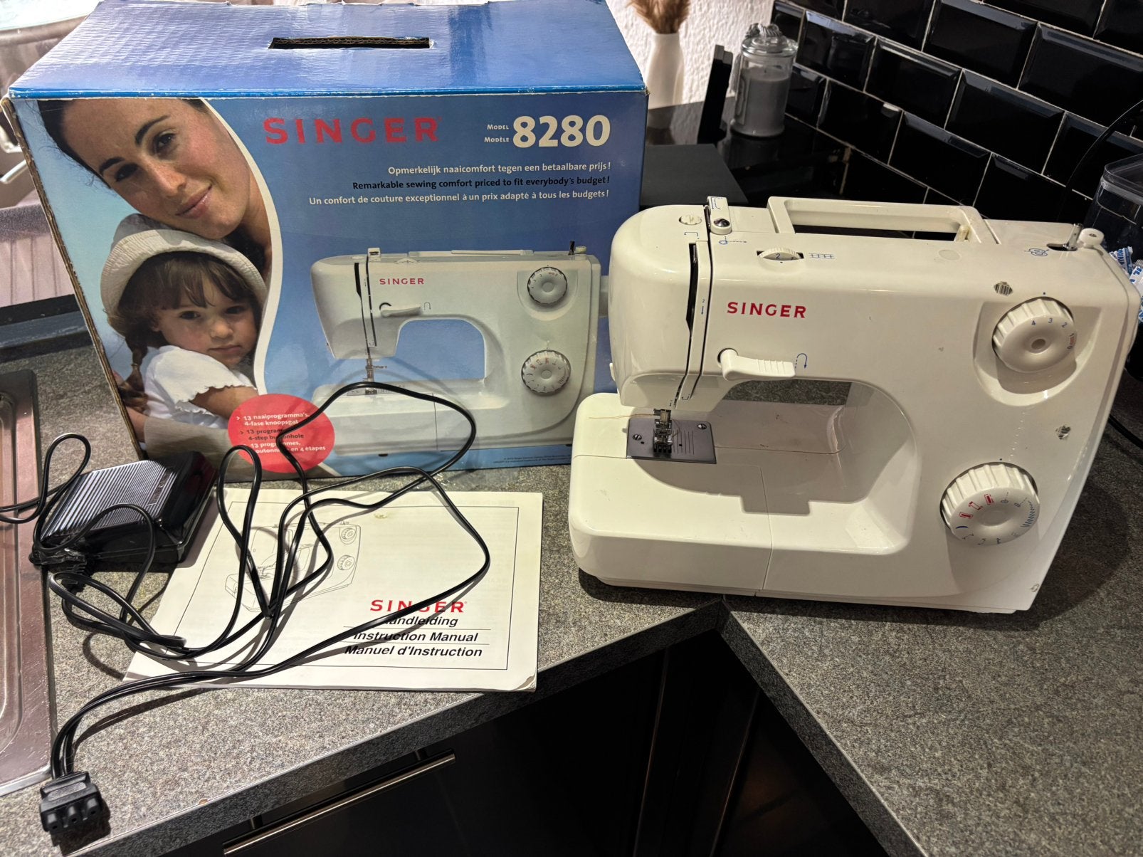 Singer naaimachine 8280, Enlèvement
