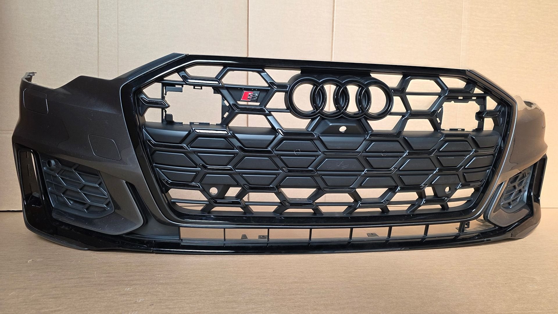 Voorbumper Audi A6 C8 4K Facelift S-Line 6xPDC KLS SLINE, -, Origine de la pièce connue, Audi, Utilisé