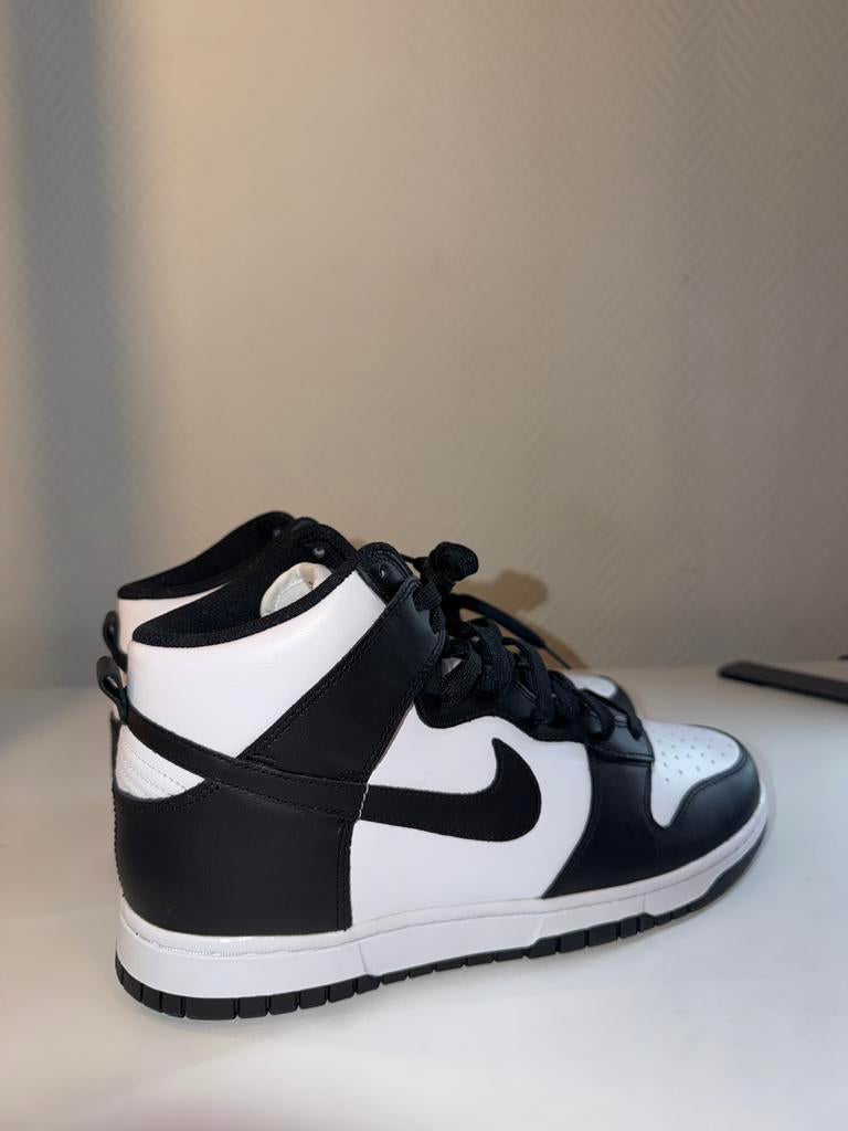 Nike Dunk High Panda - Nieuw - Maat 42 - Zwart/Wit, Kleding | Heren, Schoenen, Overige kleuren, Overige typen, Nieuw, Ophalen of Verzenden