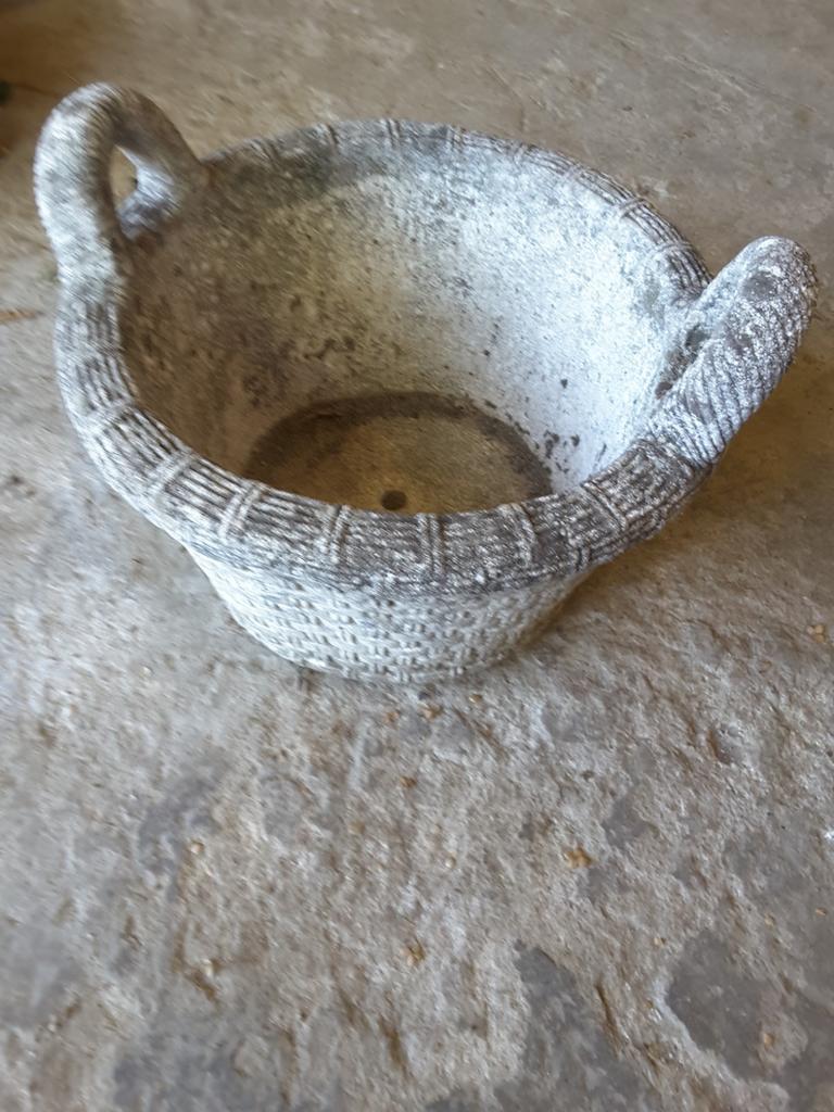 Zware stenen plantenbak. Dia 35 - Mand, Tuin en Terras, Ophalen, Gebruikt, Steen