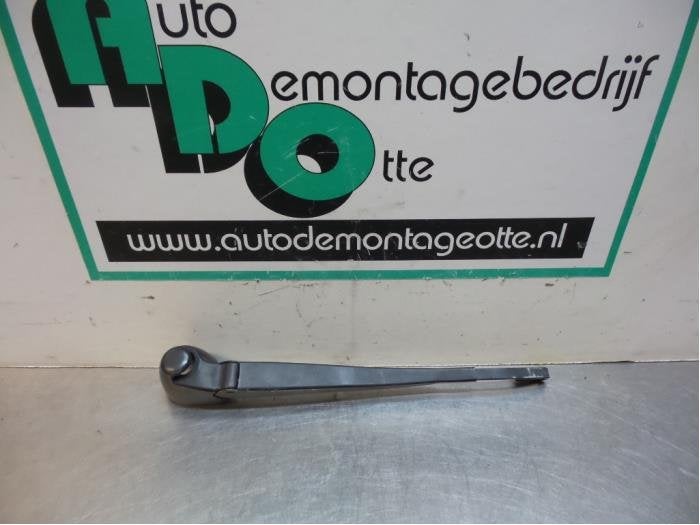 Bras essuie-glace arrière d'un Volkswagen Golf (Golf 97-), Volkswagen, -, Utilisé, -