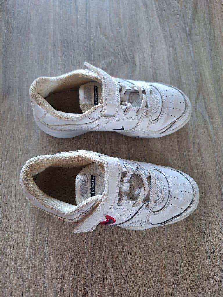 Nike sportschoenen maat 30, Nike, Overige typen, Ophalen of Verzenden, Zo goed als nieuw