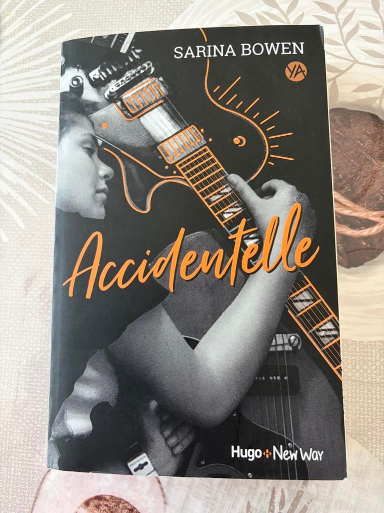Accidentelle – Sahina Bowen roman  ado, Ophalen of Verzenden, Zo goed als nieuw