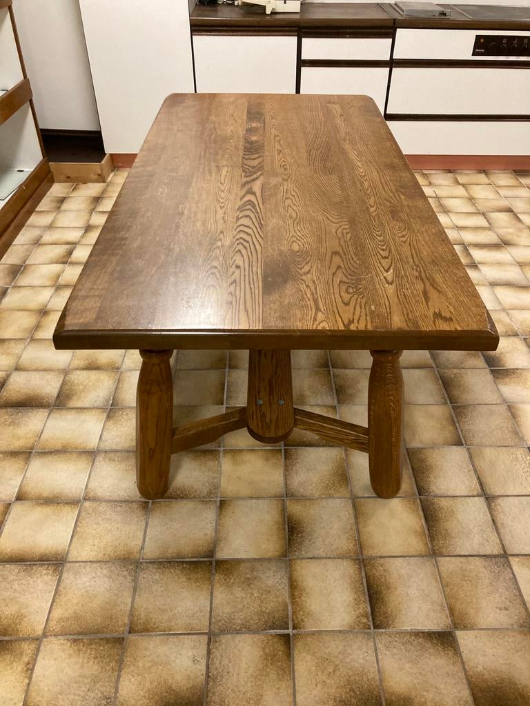 Table robuste en chêne, 150 à 200 cm, Cinq personnes ou plus, Enlèvement, Utilisé