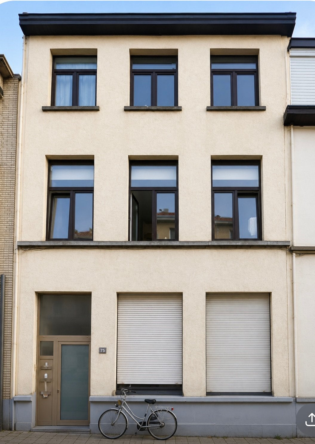 Te Koop Obrengsteigendom met 3 appartementen, Anvers (ville)