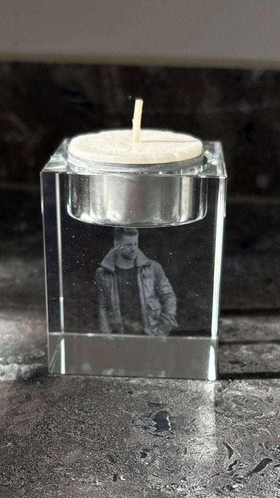 0f. Exclusieve merchandise - Dan Ewing - Kaarsenhouder, Huis en Inrichting, Ophalen of Verzenden, Nieuw, Kunststof
