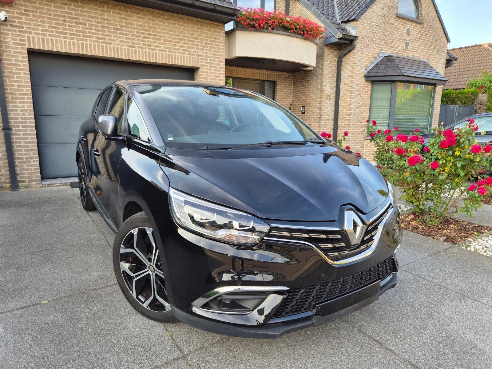 Renault Scenic 1.33 TCe / LED / GPS / CRUISE / *TOP DEAL*, Monovolume, Euro 6, Zwart, Bedrijf