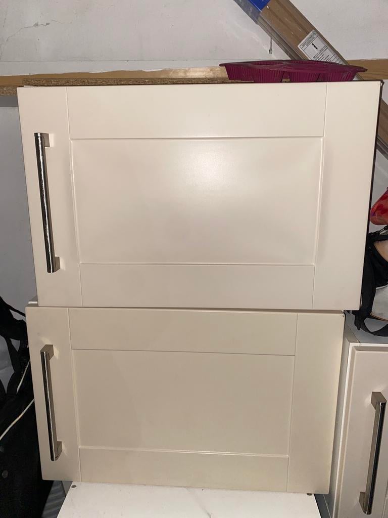 Keuken hangkast met 1 deur perstuk totaal 4 –wit/crème, Ophalen