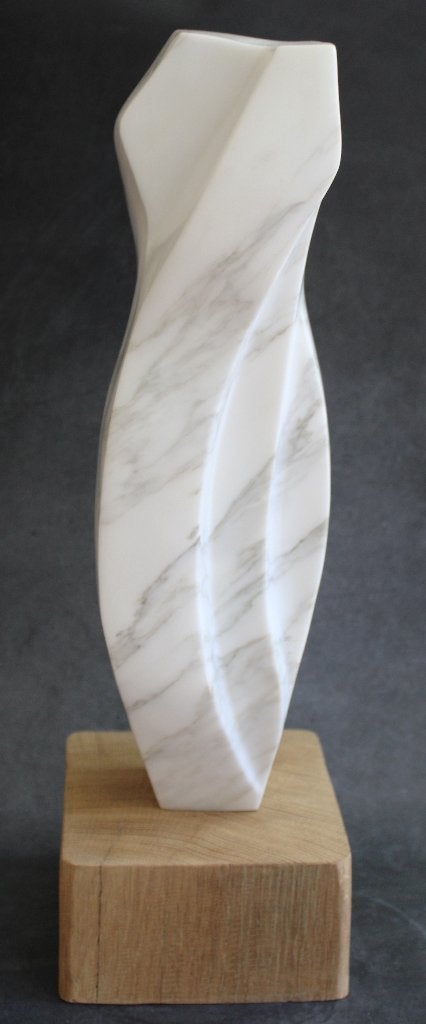Dressed in White - gestileerde sculptuur in Carrara-marmer, Antiek en Kunst, Ophalen of Verzenden