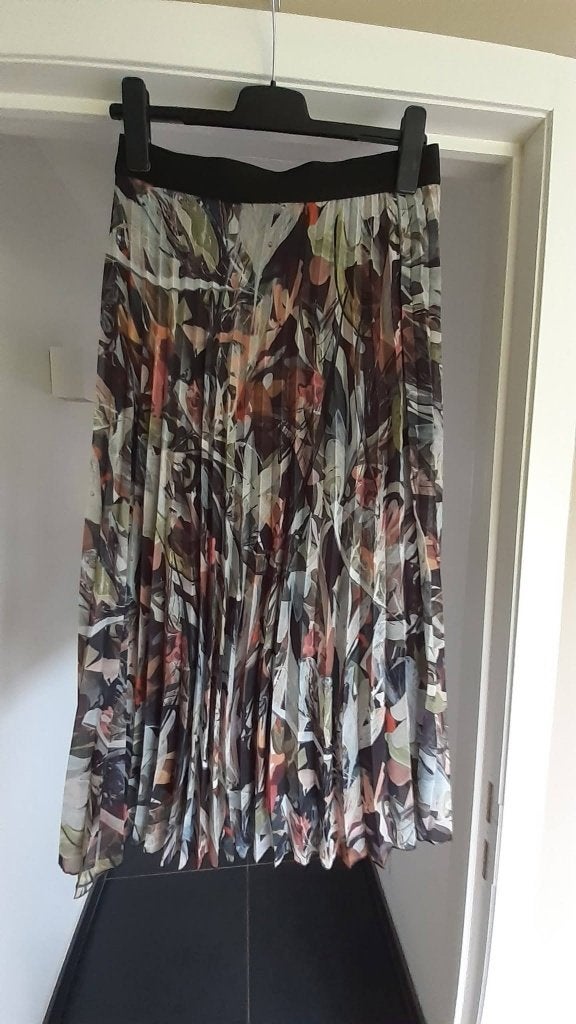 LC Waikiki Plissérok in perfecte staat, EU 38 - M, Kleding | Dames, Maat 38/40 (M), Overige kleuren, Ophalen of Verzenden, Zo goed als nieuw