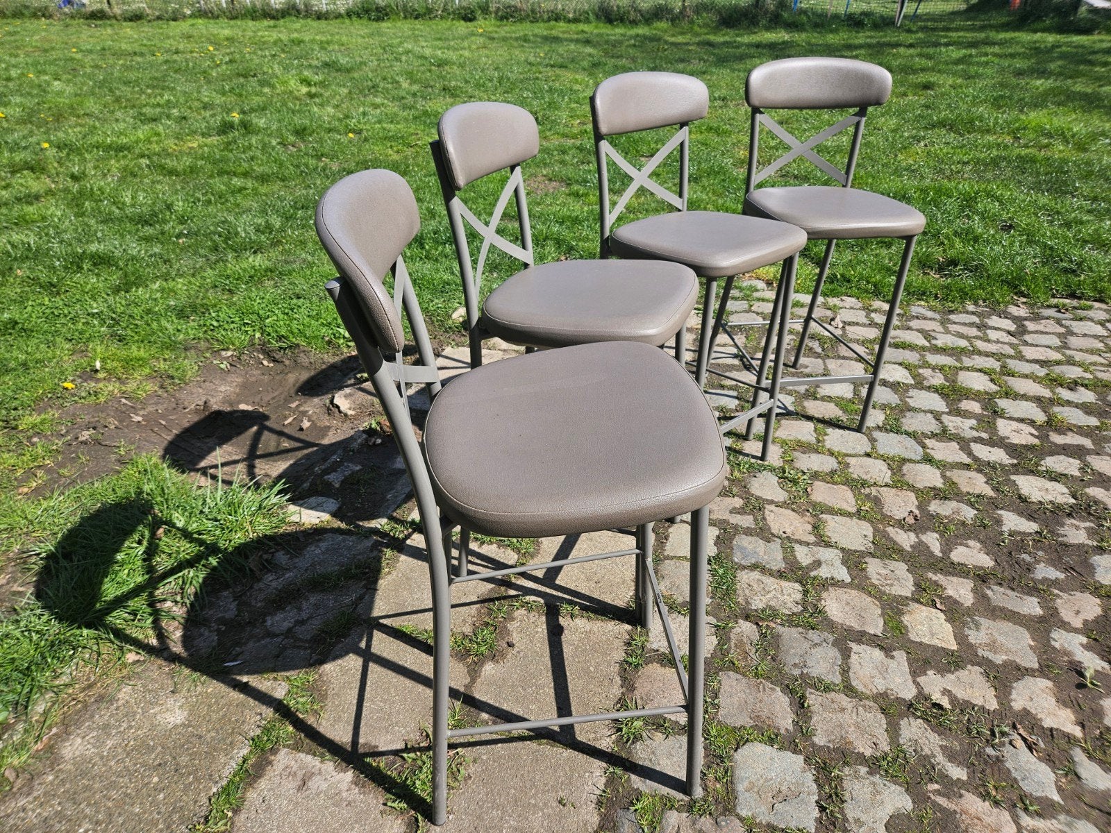 4 Mooie hoge stoelen zithoogte 65cm als nieuw 75€, Ophalen
