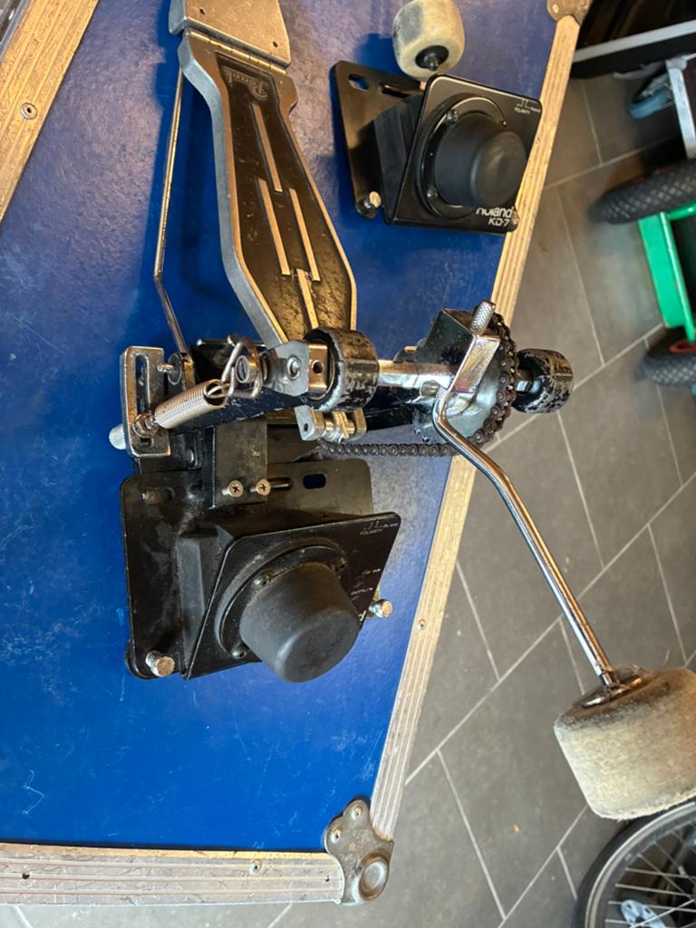 Drumpedaal met KD7 Roland, Enlèvement, Comme neuf, Roland