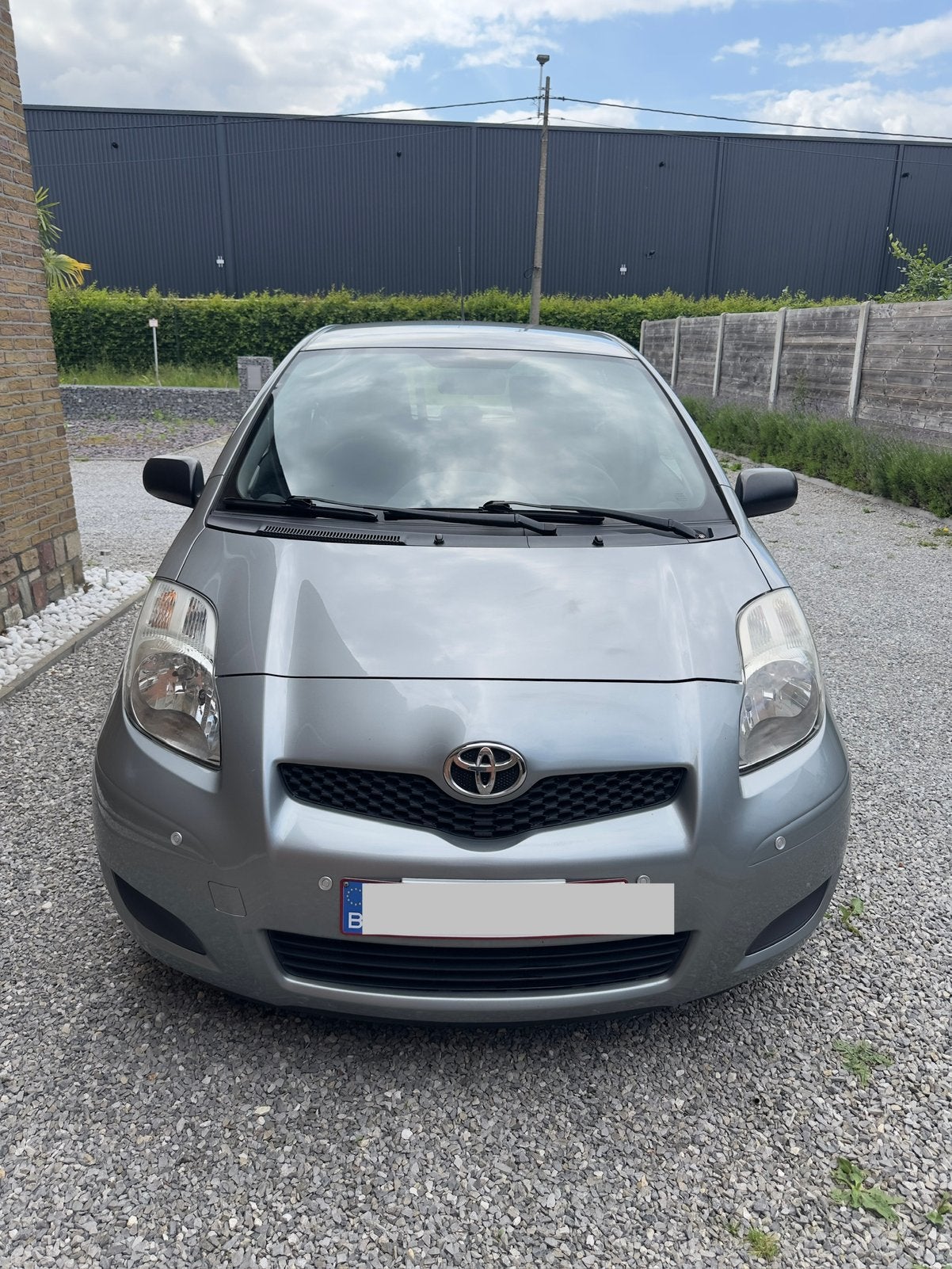 Toyota Yaris 1.0 benzine (2010) Facelift, Auto's, Toyota, Yaris, Parkeersensor, Benzine, Euro 4, 5 deurs, Handgeschakeld, Zilver of Grijs