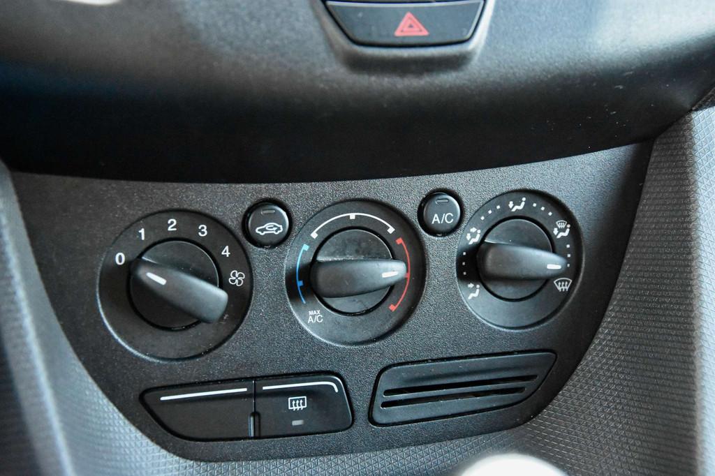 Ford Transit Connect 1.5 TDCi Lichte vracht *AIRCO*, Voorwielaandrijving, Stof, Gebruikt, 4 cilinders