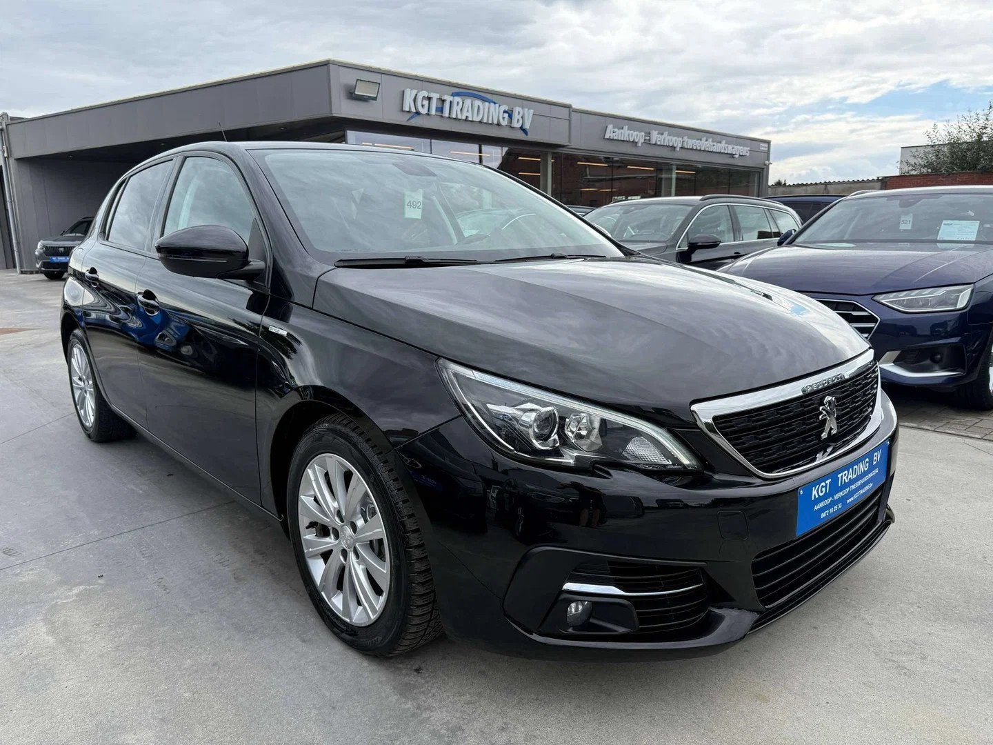 Peugeot 308 1.2i 110PK 5-DEURS STYLE NAVIGATIE CAMERA CARPLA, Stof, Gebruikt, 1199 cc, Zwart