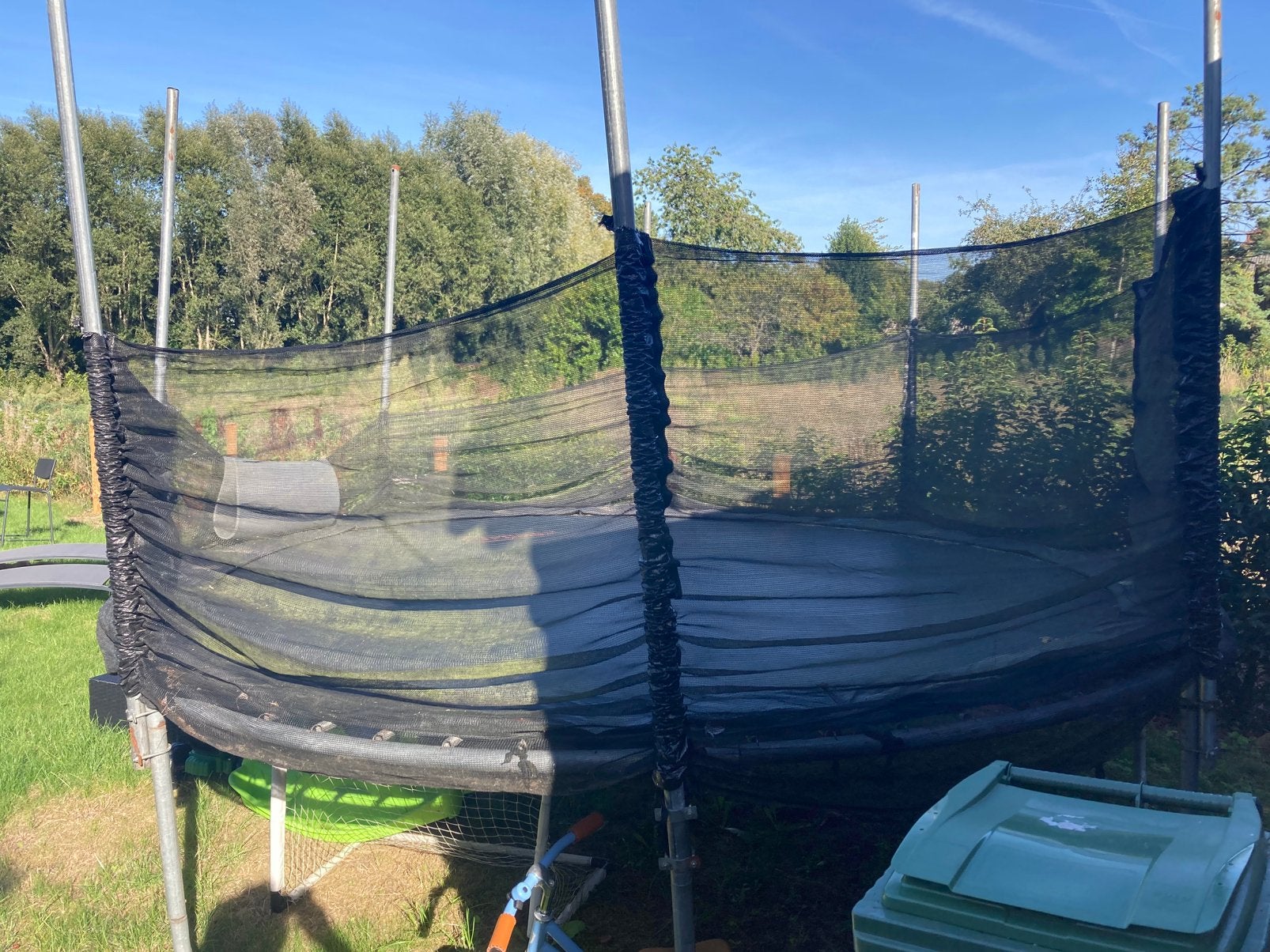 Te koop: Grote trampoline met veiligheidsnet, Ophalen, Zo goed als nieuw