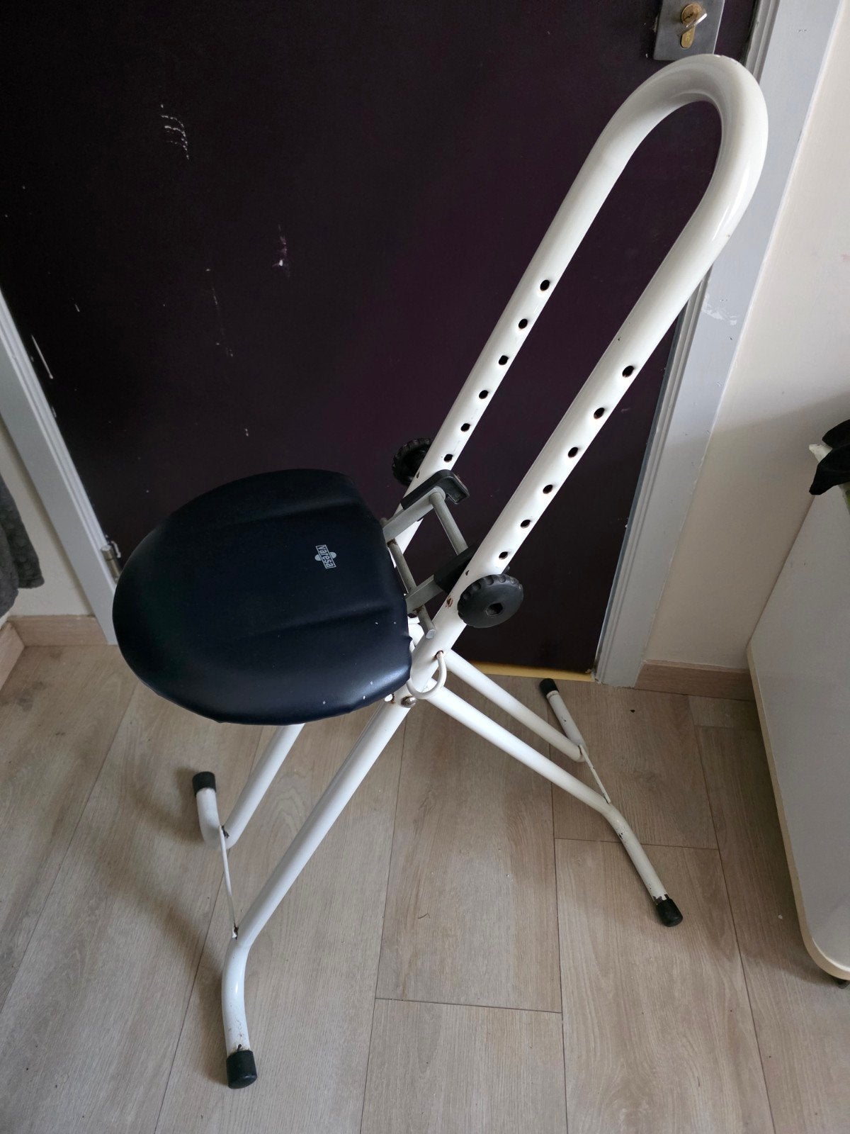 Tabouret ergonomique assis-debout, repassage (réglable et p, Maison & Meubles, Enlèvement, Réglable en hauteur, Utilisé, Fer