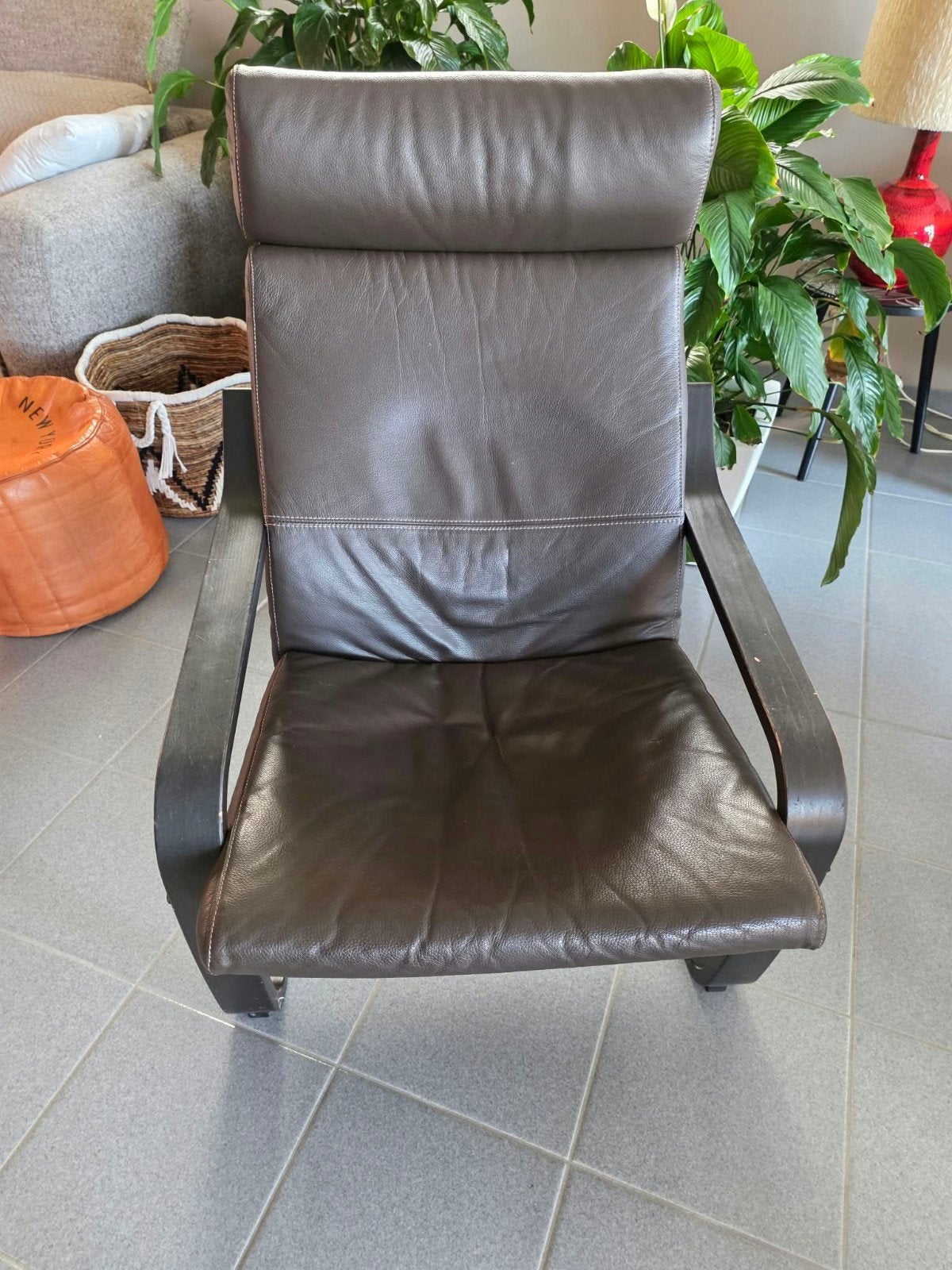 Fauteuil IKEA POÄNG en cuir marron – Structure bois noir/bru, Enlèvement, Utilisé, Bois