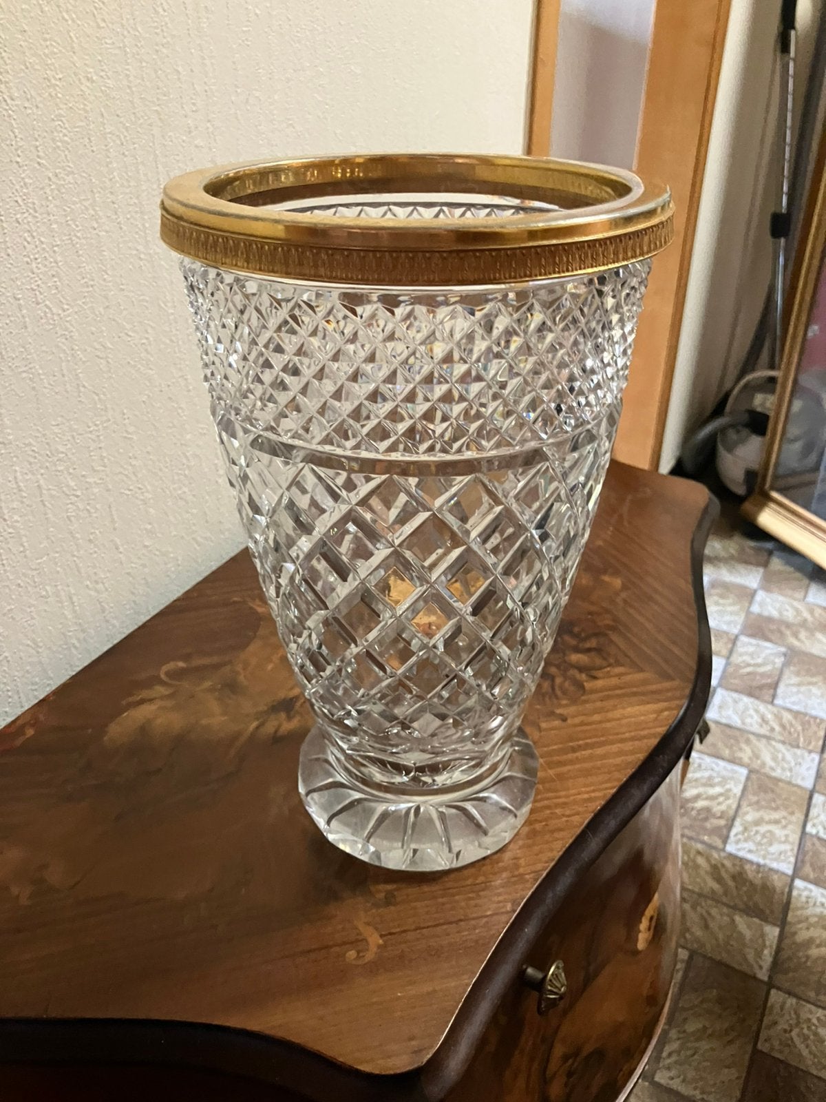 Vintage / retro zware vaas uit geslepen kristal, Ophalen