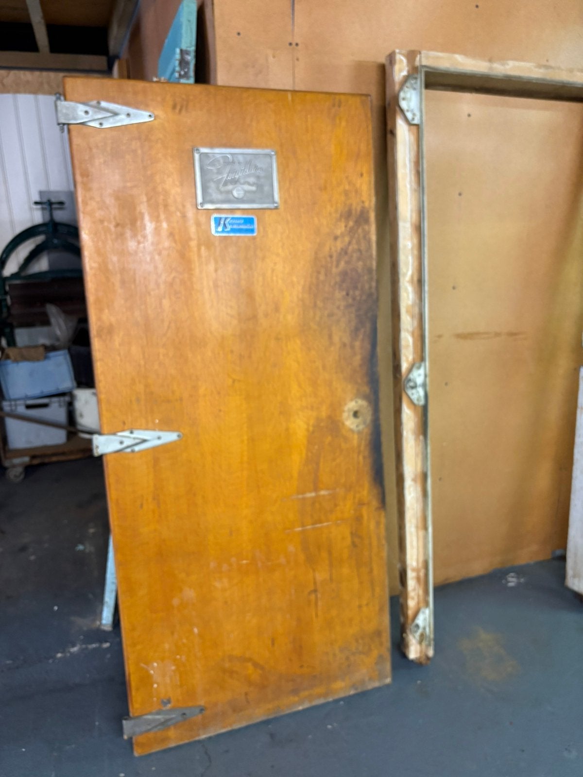 Oude ijskastdeur uit Beenhouwerij, Ophalen, Gebruikt, Hout, Overige typen