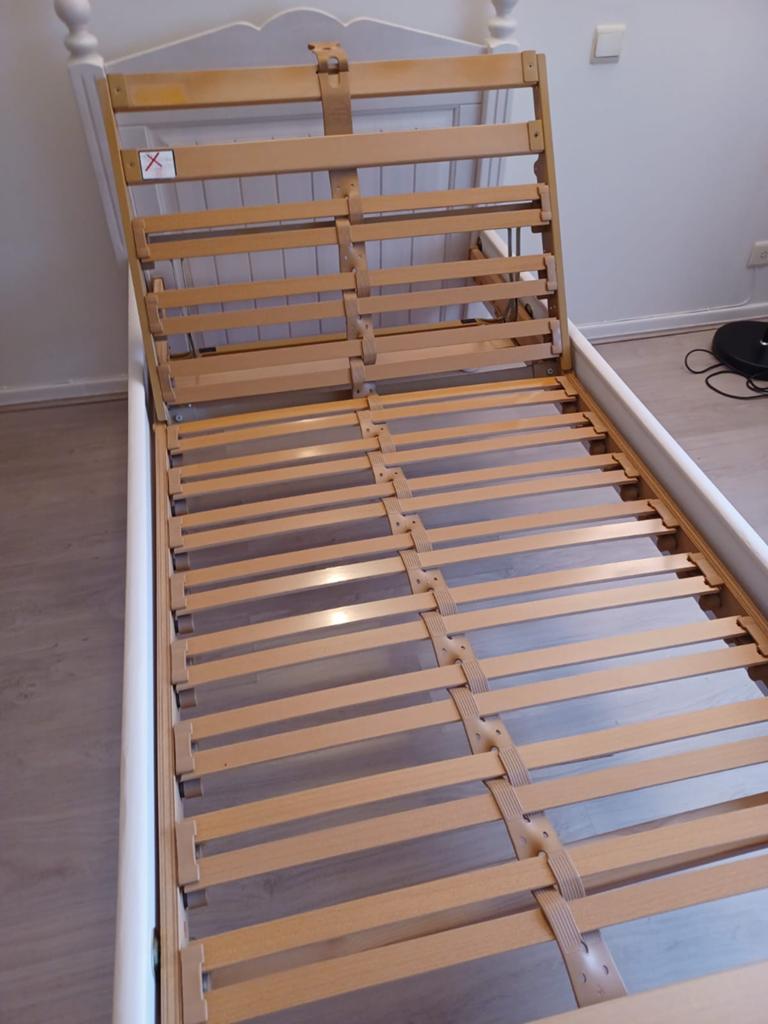 A Beersel Lit + sommier Latoflex réglable + matelas Latoflex, Maison & Meubles, Chambre à coucher | Lits, Comme neuf, Une personne