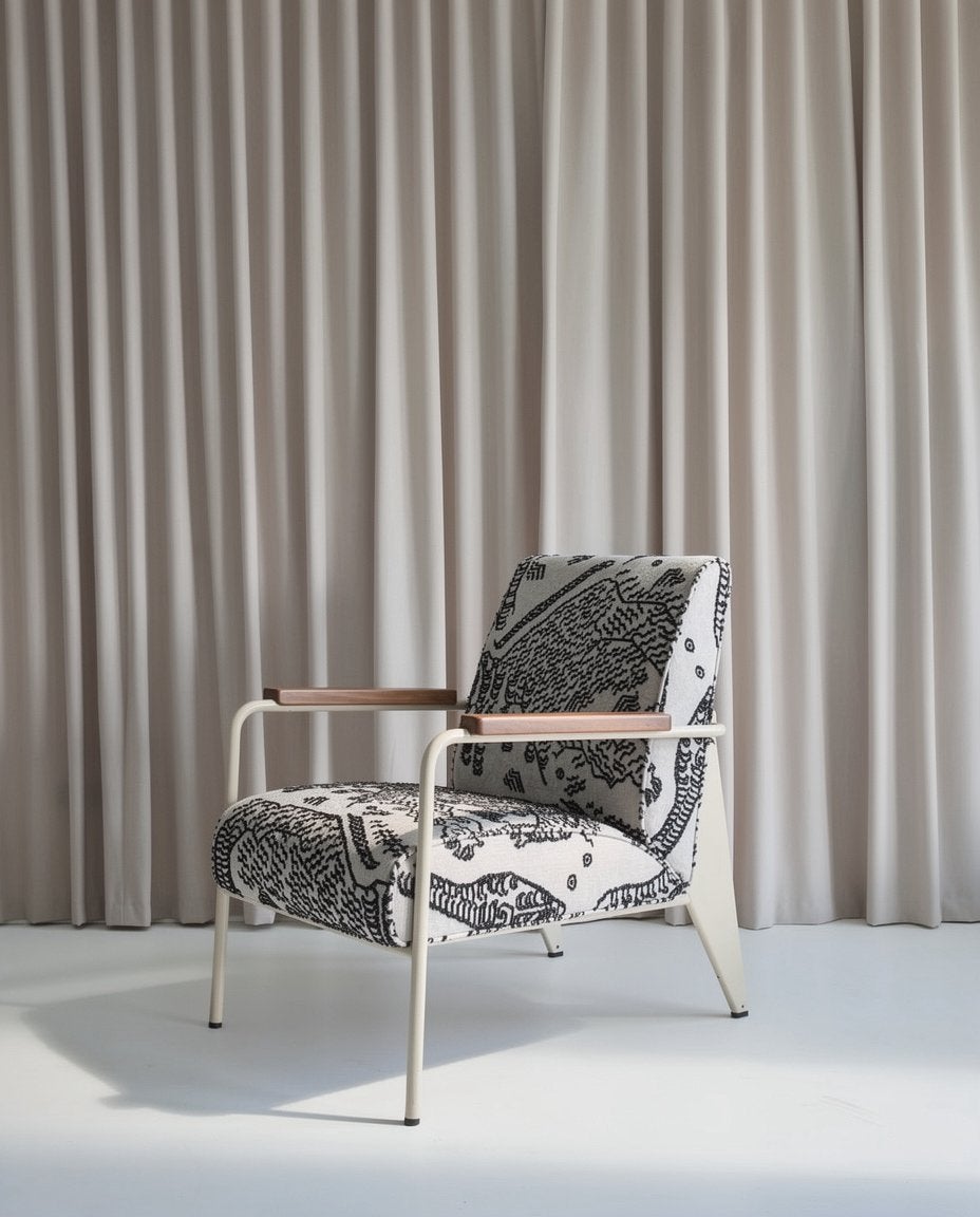 Fauteuil de salon Jean Prouvé, tissu Mountain Tiger by Dedar, Vitra, Comme neuf, Blanc, Vitra