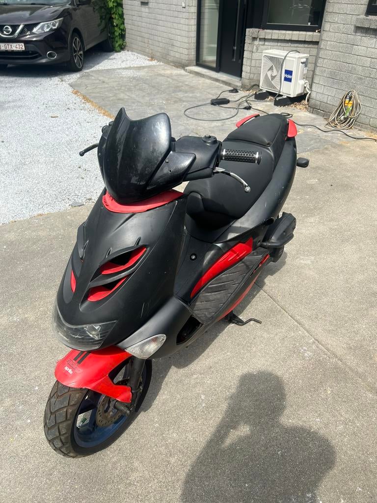 Aprilia sr50 ditech, Fietsen en Brommers, Ophalen, Frame
