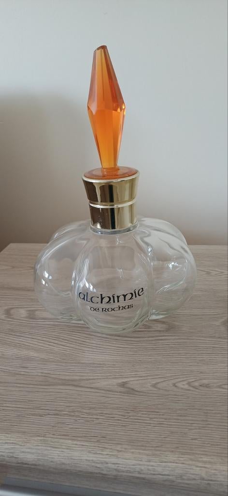 Factice Alchimie de Rochas., Ophalen