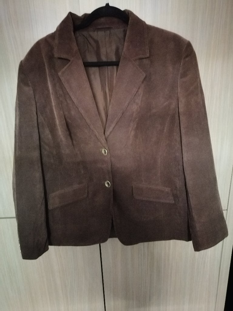 zeer mooi bruin floere jasje mt 44, Kleding | Dames, Jasjes, Kostuums en Pakken, Bruin, Maat 42/44 (L), Ophalen of Verzenden, Jasje
