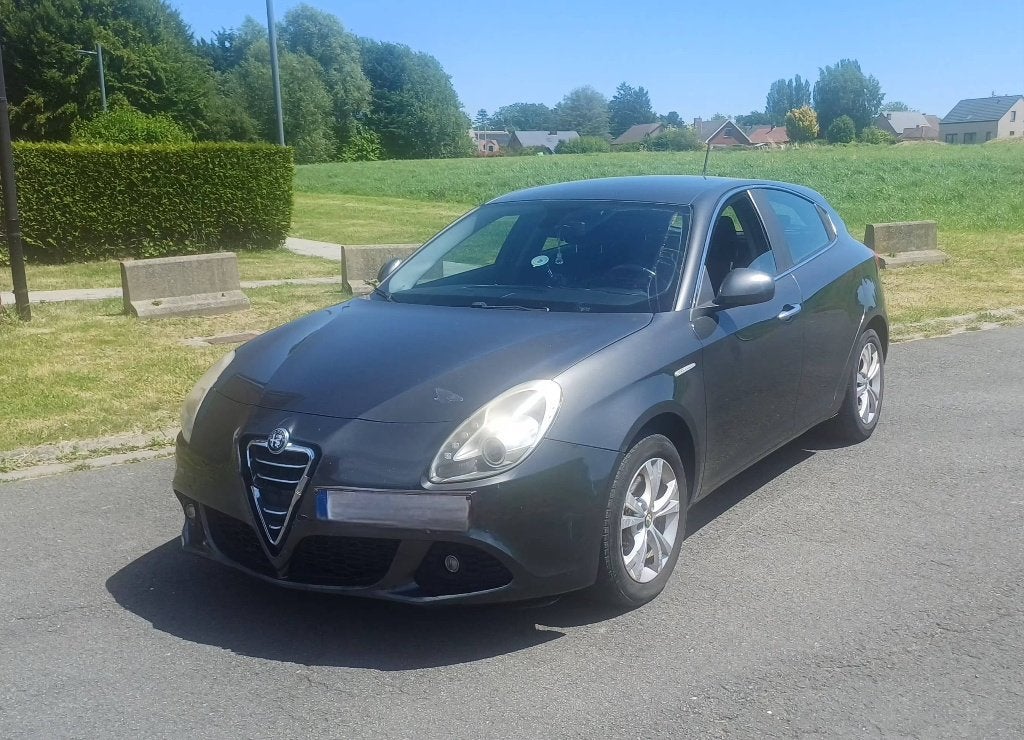 Alfa-romeo  giulietta 2.0 jtdm, Autos, Alfa Romeo, Particulier, Giulietta, ABS, Airbags, Air conditionné, Alarme, Climatisation automatique
