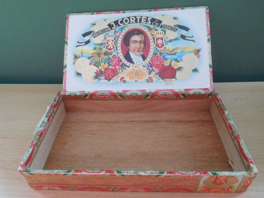 2 Boites cigare vides J. Cortès, Enlèvement ou Envoi, Utilisé, Boîtes ou marques d'allumettes