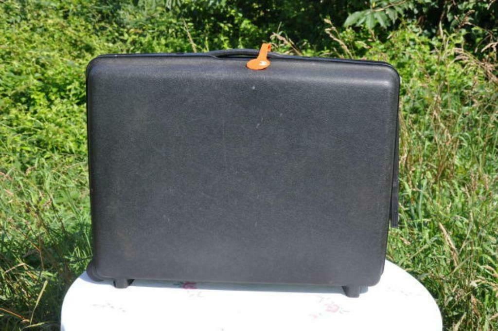 §  grande valise rigide sur roulettes royal traveler, Enlèvement ou Envoi, Plastique dur, Utilisé, 50 à 60 cm