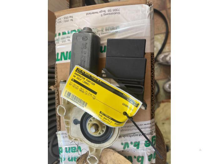 Moteur de vitre portière d'un Volkswagen Golf, Autos : Pièces & Accessoires, Volkswagen, -, 3 mois de garantie, Utilisé
