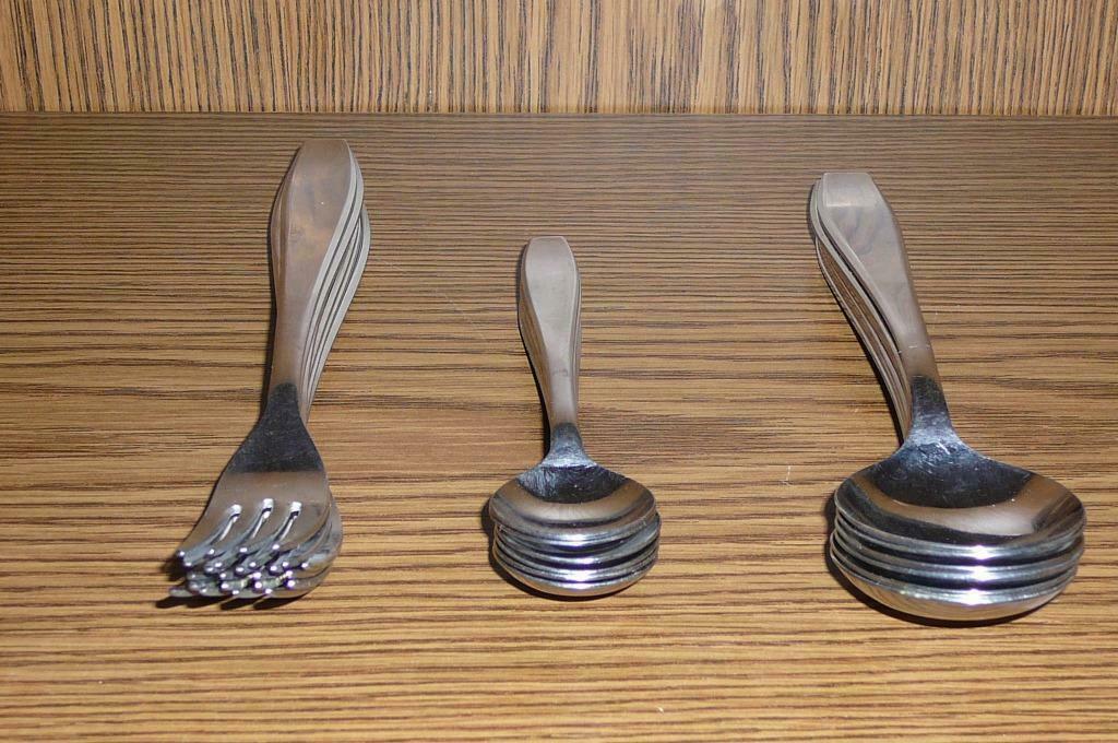 6 Vorken + 6 Lepels + 6 Koffielepels  (m)(doos 8), Ophalen of Verzenden, Gebruikt