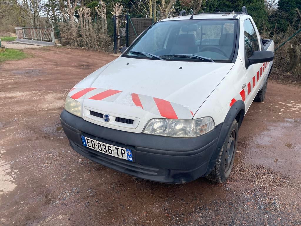 FIAT STRADA 1.9D **VENTE MARCHAND OU EXPORT**, Autos, Radio, Achat, Entreprise, 2 places