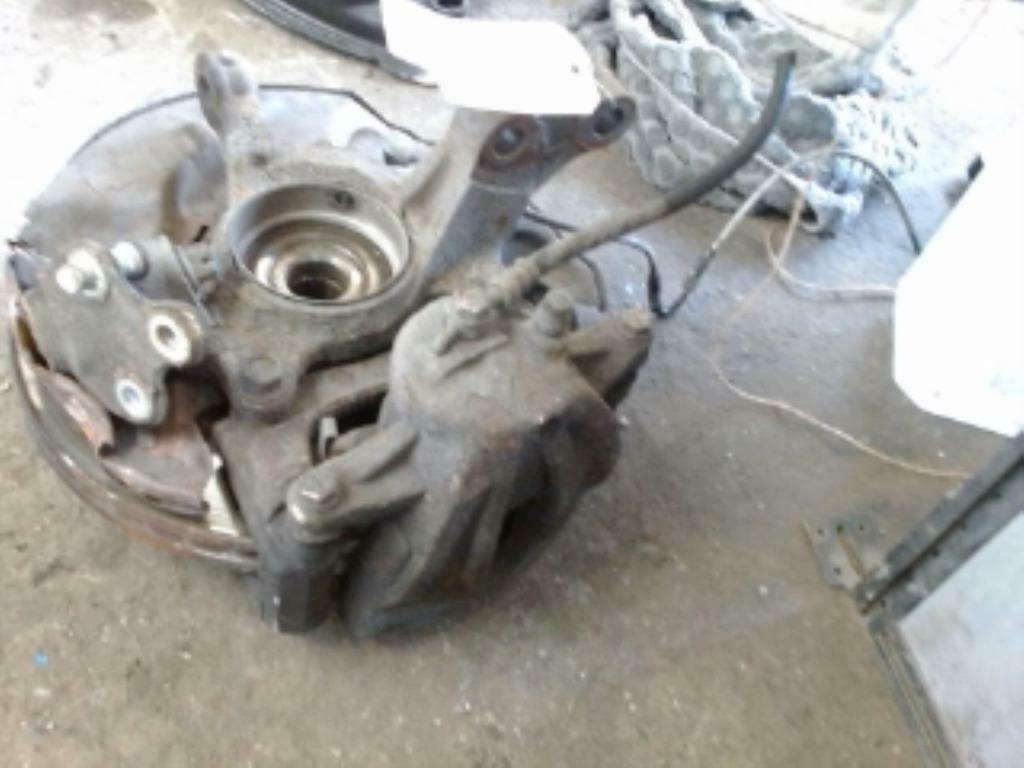 etrier  avant  gauche  TOYOTATOYOTA COROLLA II VERSO PHASE 2, Enlèvement ou Envoi, Utilisé, Toyota