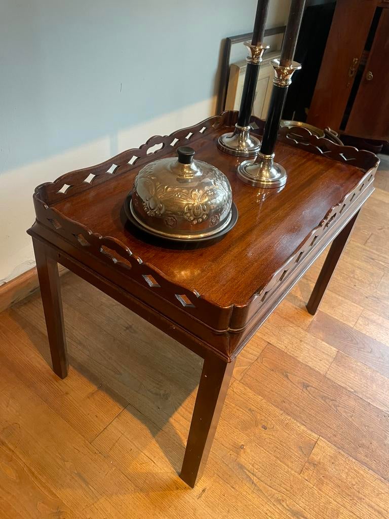 Table d'appoint en acajou massif, Enlèvement ou Envoi